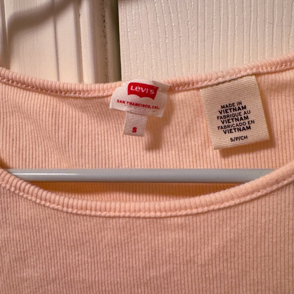 Levi’s Ribbed T Shirt - Picture 4 of 5